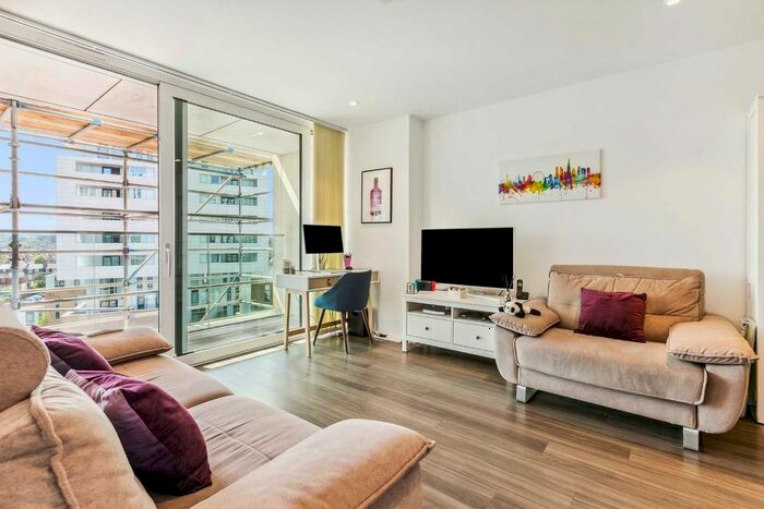 1 Bedroom Flat To Rent In Buckhold Road, London, SW18