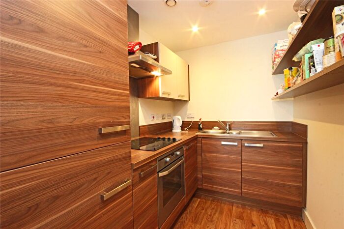 2 Bedroom Flat To Rent In Armidale Place, Montpelier, Bristol, BS6
