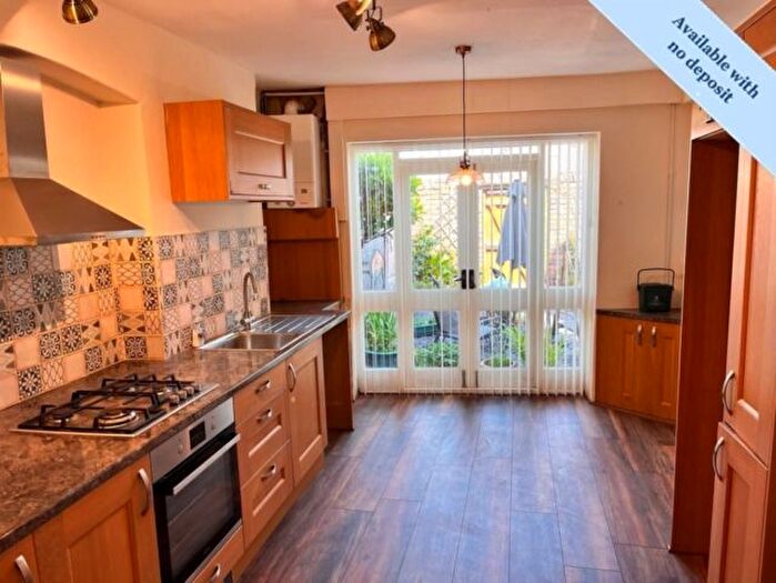 1 Bedroom Flat To Rent In St. Albans Road, Brynmill, Swansea, SA2