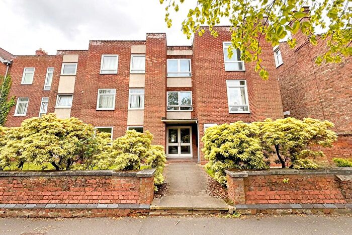 2 Bedroom Flat To Rent In Clarendon Court, Clifton Road, Rugby, CV21
