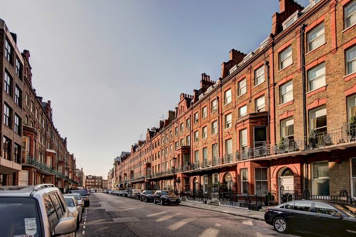 2 Bedroom Flat To Rent In Cedar House, Nottingham Place, W1U