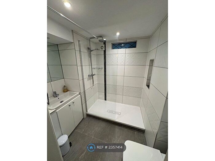 3 Bedroom End Of Terrace House To Rent In Hoxton Road, Torquay, TQ1