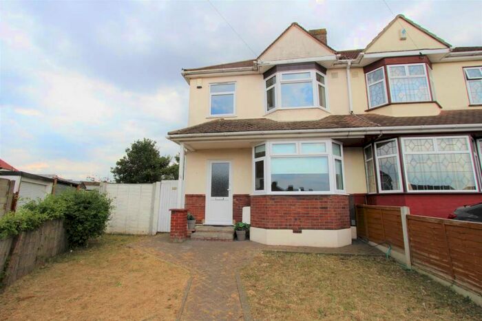 3 Bedroom Semi-Detached House To Rent In Bellman Avenue, Gravesend, DA12