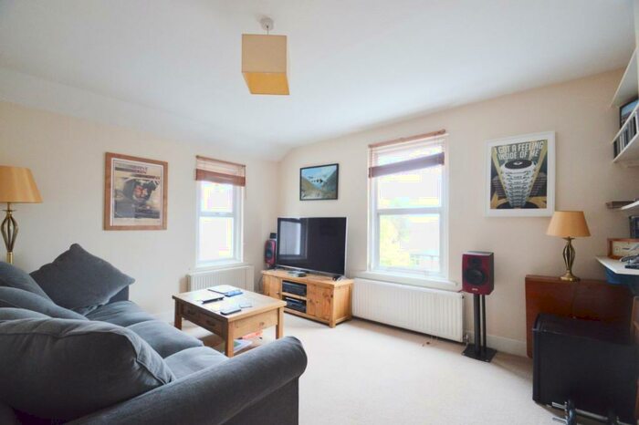 1 Bedroom Apartment To Rent In Elgin Road, Croydon, CR0