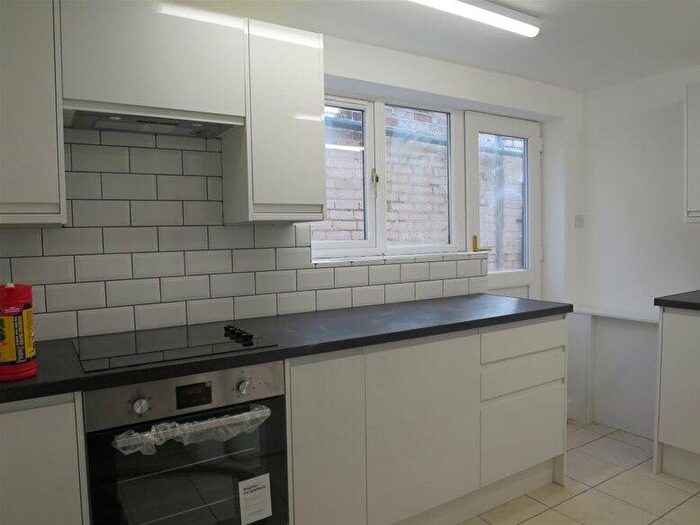 2 Bedroom Flat To Rent In Cowley Road, Oxford, Oxford, OX4