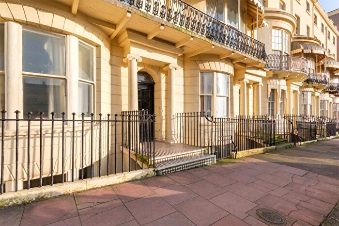 2 Bedroom Apartment To Rent In Regency Square, Brighton, BN1