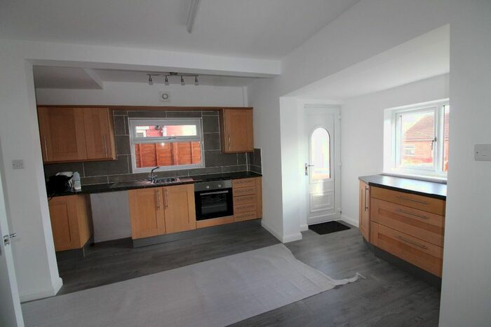 3 Bedroom Semi-Detached House To Rent In Linden Street, Nottingham, NG3