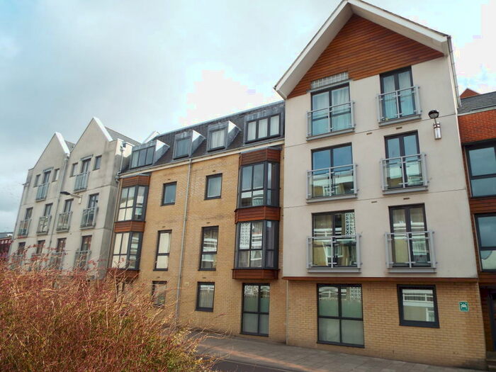 2 Bedroom Apartment To Rent In Polymond House, City Centre, SO14