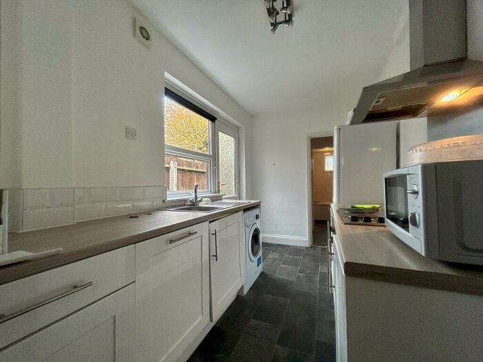 4 Bedroom House To Rent In Hobson Road, Selly Park, Birmingham, B29
