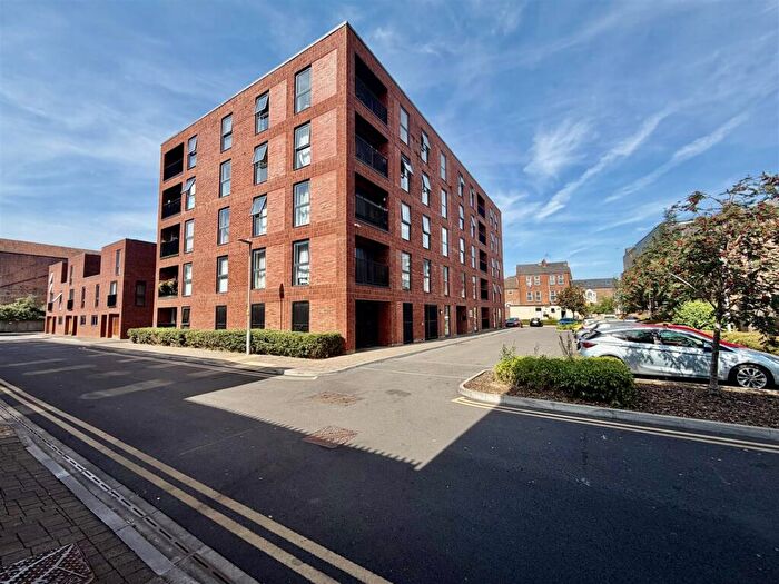 2 Bedroom Apartment For Sale In Friars Orchard, Gloucester, GL1