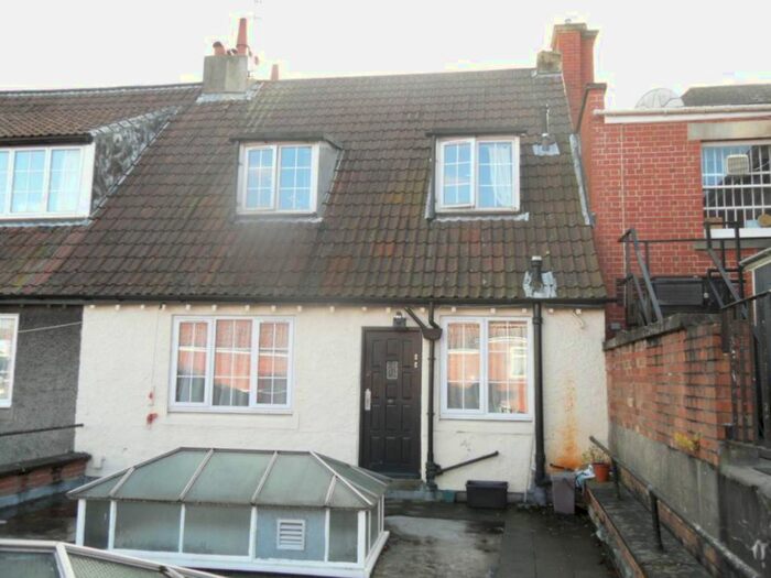 1 Bedroom Flat To Rent In Henleaze Road, Henleaze, Bristol BS9