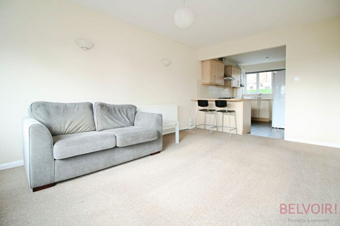 2 Bedroom Town House To Rent In Albert Road, Alexandra Park, Nottingham, NG3