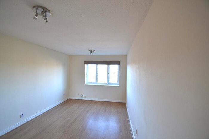 1 Bedroom Flat To Rent In Ware, SG12