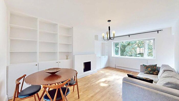 3 Bedroom Apartment To Rent In Elmshurst Crescent, East Finchley, N2