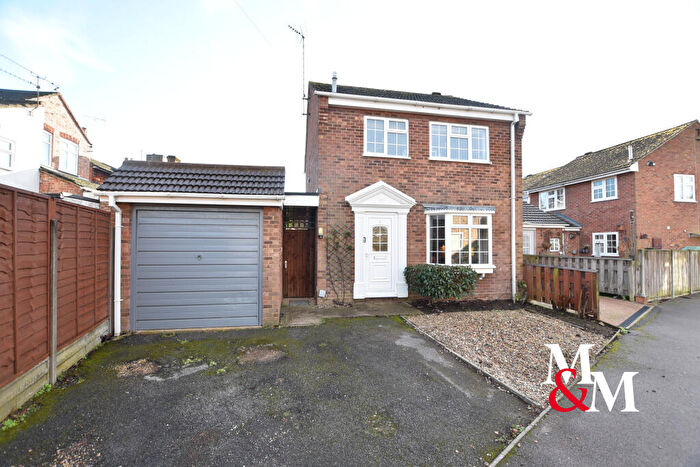 3 Bedroom Detached House To Rent In Chapel Path, LU7