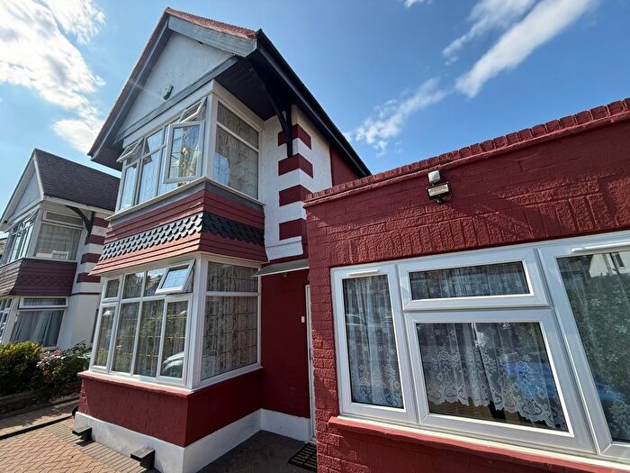 2 Bedroom Flat To Rent In Holt Road, Wembley, HA0