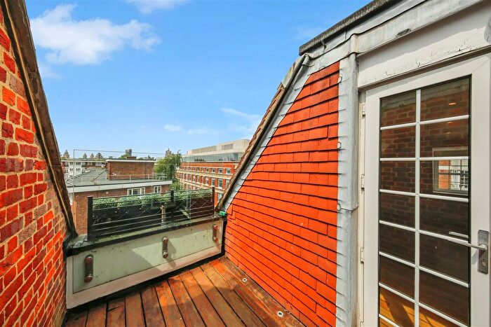 3 Bedroom Flat To Rent In Elystan Street, London, SW3