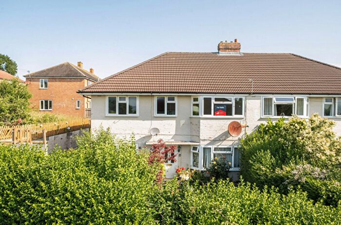 2 Bedroom Flat For Sale In Heol Y Wern, Penparcau, Aberystwyth, Ceredigion, SY23