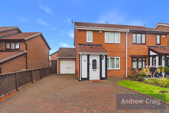 3 Bedroom Semi-Detached House For Sale In Beaconside, South Shields, NE34