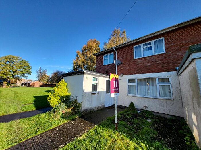 3 Bedroom End Of Terrace House For Sale In Savernake Close, Warminster, BA12