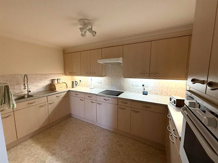 1 Bedroom Flat For Sale In Kedleston Close, Belper, DE56