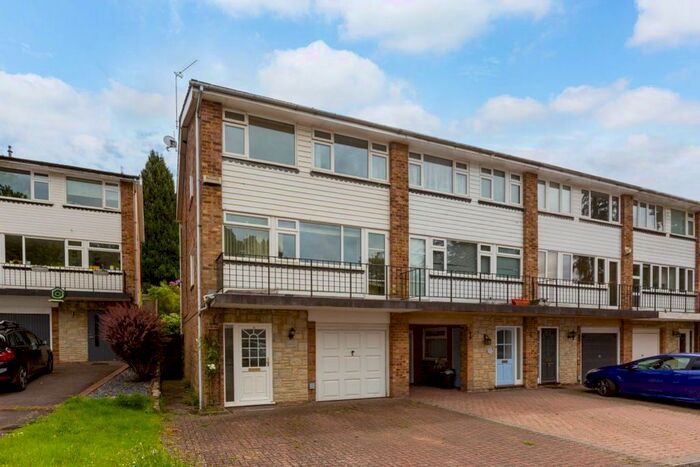 4 Bedroom Town House To Rent In Valley Drive, Sevenoaks, Kent, TN13