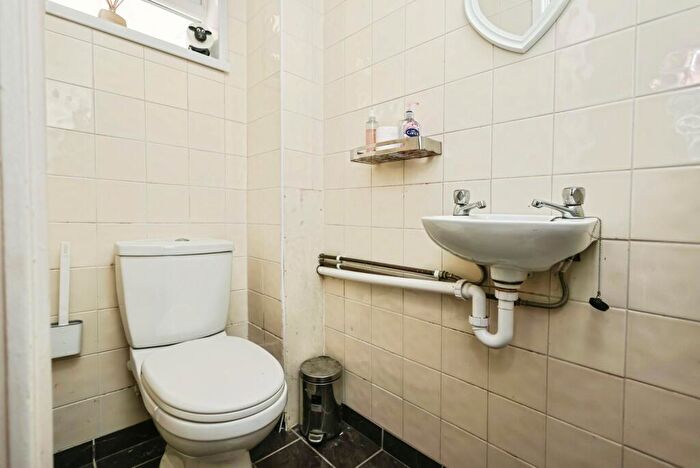 3 Bedroom End Of Terrace House For Sale In Waterloo Avenue, Birmingham, West Midlands, B37