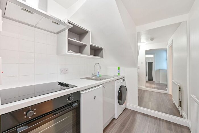 Studio To Rent In Elsham Terrace, Holland Park, London, W14
