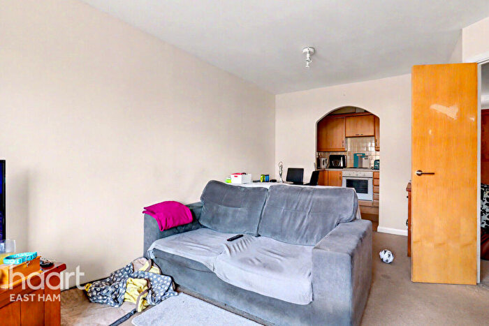 1 Bedroom Apartment For Sale In Elderberry Way, London, E6