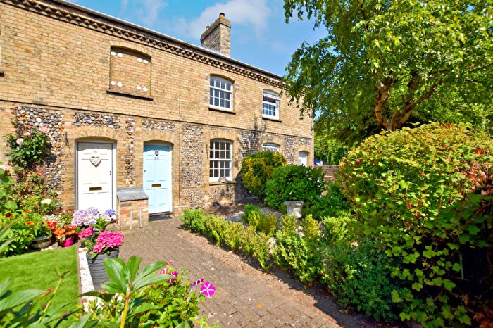 2 Bedroom House To Rent In School Street, Sudbury, CO10