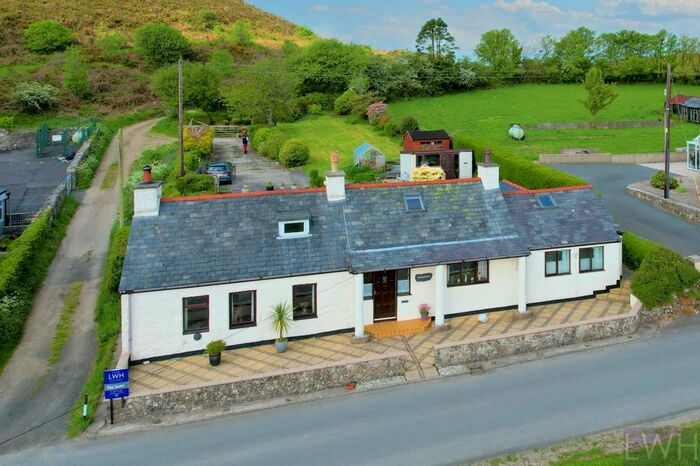 3 Bedroom Detached House For Sale In Bodlondeb, Mynytho, Pwllheli, Gwynedd, LL53