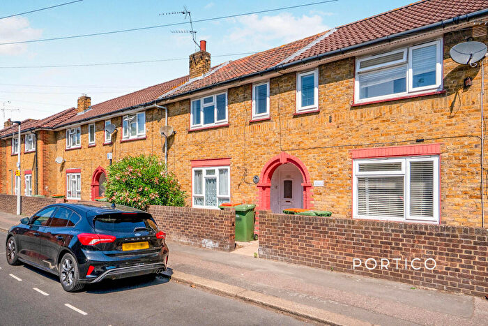 3 Bedroom Terraced House To Rent In Garvary Road, E16