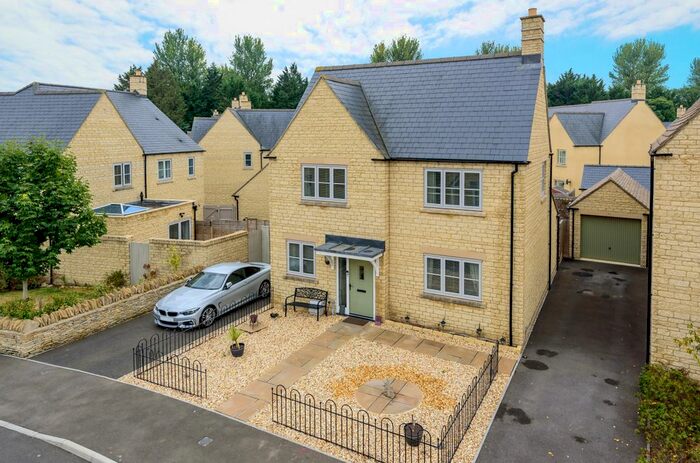 4 Bedroom Detached House For Sale In Fairford, Gloucestershire, GL7