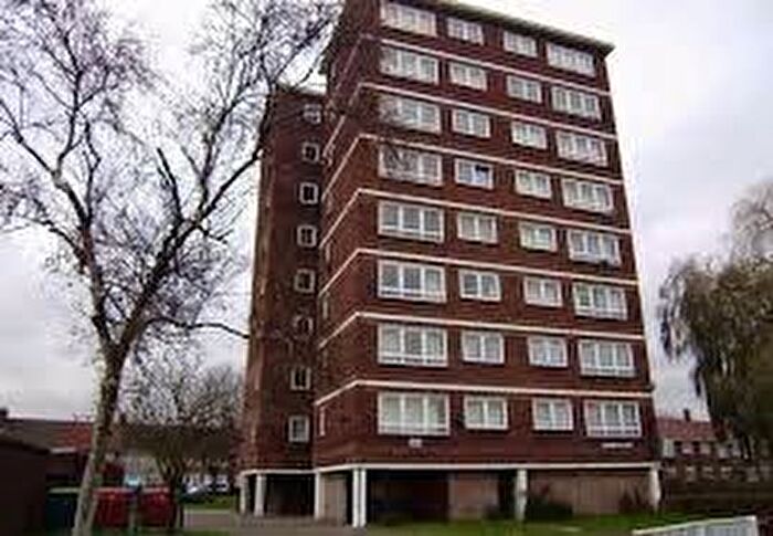 2 Bedroom Flat To Rent In Hepworth Gardens, Barking, IG11