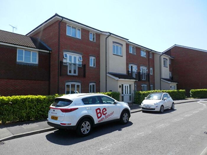 2 Bedroom Flat To Rent In Kiln Way, Dunstable, LU5