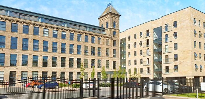 2 Bedroom Apartment For Sale In Low Lane, Leeds, LS18