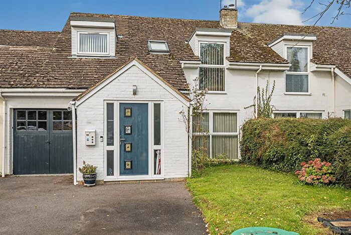 4 Bedroom Semi-Detached House For Sale In Queens Close, Sutton Benger, Chippenham, SN15