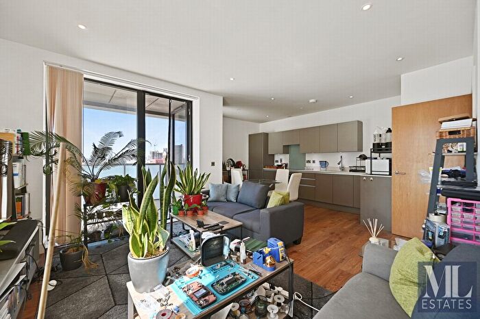 2 Bedroom Flat For Sale In Lighterman Point, New Village Avenue, London, E14