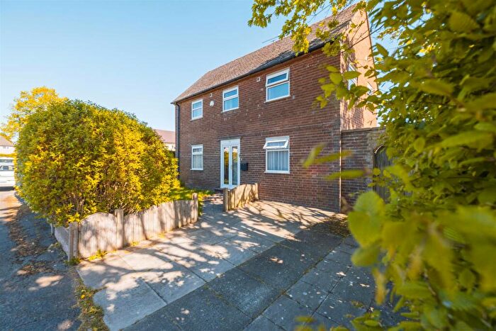 3 Bedroom End Of Terrace House For Sale In The Birches, Neston, CH64