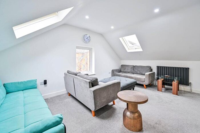 1 Bedroom Flat To Rent In Middleton Drive, Rotherhithe, London, SE16