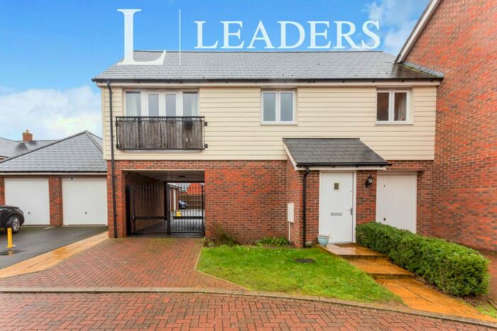 2 Bedroom Maisonette To Rent In Morello Close, Aylesbury, HP18