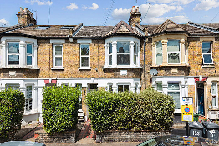 2 Bedroom Flat To Rent In Twickenham Road, Leytonstone, E11