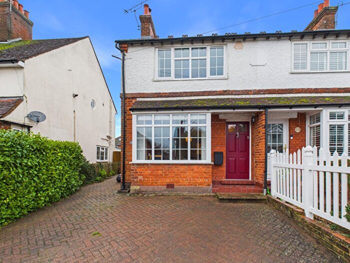 3 Bedroom Semi Detached House For Sale In Sycamore Road, Chalfont St. Giles, Buckinghamshire, HP8