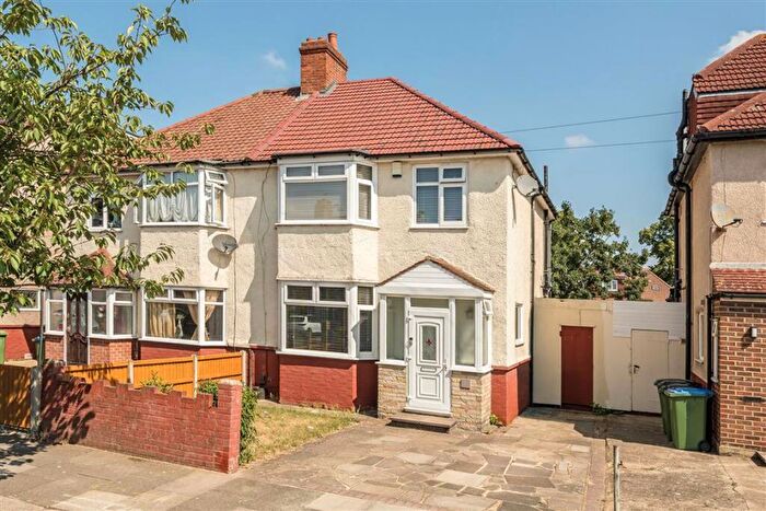 3 Bedroom Semi-Detached House For Sale In Montcalm Road, Charlton, SE7