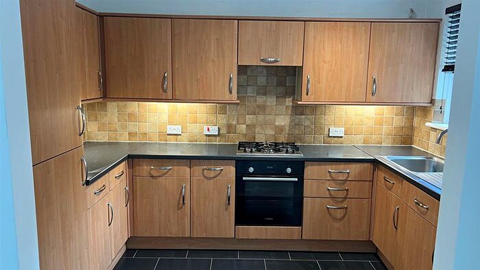 3 Bedroom Semi-Detached House For Sale In Vinson Close, Orpington, BR6