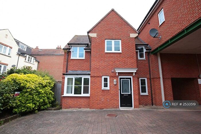 4 Bedroom Semi-Detached House To Rent In Vintner Road, Abingdon, OX14
