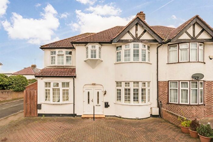 1 Bedroom Flat To Rent In Avalon Road, West Ealing, W13