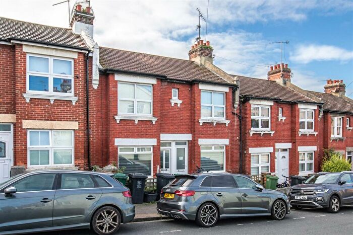 3 Bedroom Flat To Rent In Milner Road, Brighton, BN2