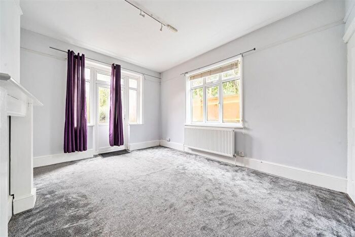 2 Bedroom Flat For Sale In Church Road, Rotherfield, Crowborough, TN6