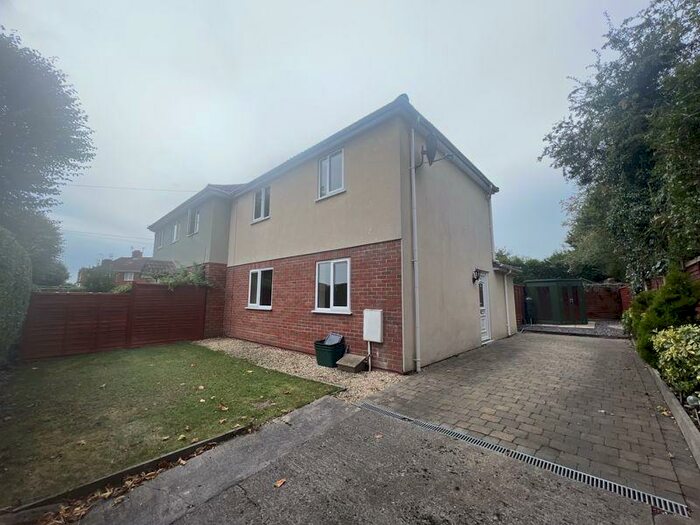 3 Bedroom End Of Terrace House To Rent In Thicket Avenue Fishponds, BS16